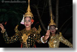 images/Asia/Cambodia/People/CambodianDancers/cambodian-dancers-099.jpg