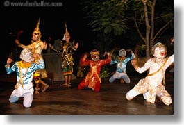 images/Asia/Cambodia/People/CambodianDancers/cambodian-dancers-124.jpg