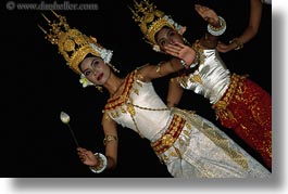 images/Asia/Cambodia/People/CambodianDancers/cambodian-dancers-135.jpg