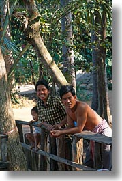 images/Asia/Cambodia/People/Families/man-woman-n-baby-02.jpg