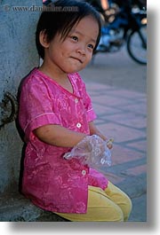 images/Asia/Cambodia/People/Girls/girl-in-pink-2.jpg