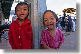 images/Asia/Cambodia/People/Girls/girl-in-pink-w-brother-in-red-2.jpg