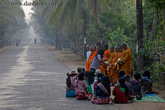 monks-collecting-food.jpg