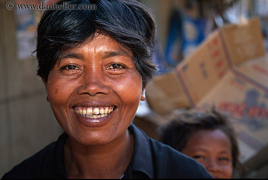 woman-smiling-04.jpg