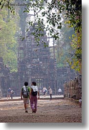 images/Asia/Cambodia/PreahKhan/couple-walking-to-entry-gate.jpg