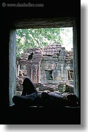 images/Asia/Cambodia/PreahKhan/man-sleeping-in-window-1.jpg