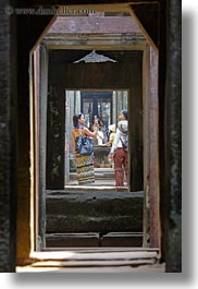 images/Asia/Cambodia/PreahKhan/tunnel-of-doors-1.jpg