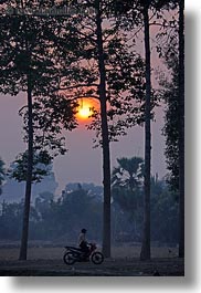 images/Asia/Cambodia/Scenics/Sunset/hazy-sunrise-n-trees-19.jpg