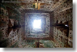 images/Asia/Cambodia/TaPromh/Misc/upview-thru-chimney-01.jpg