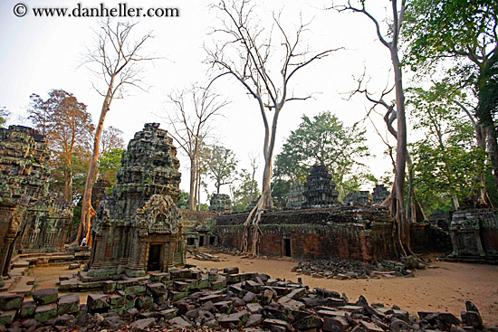 wide-view-of-ruins.jpg