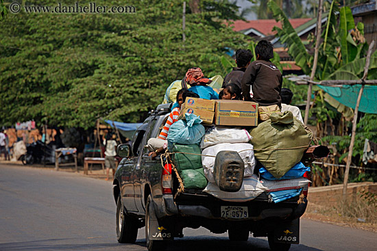 over-crowded-vehicle-03.jpg