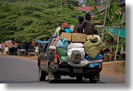 images/Asia/Cambodia/Transportation/over-crowded-vehicle-03.jpg