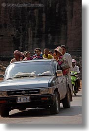 images/Asia/Cambodia/Transportation/over-crowded-vehicle-05.jpg