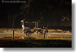 images/Asia/Cambodia/Transportation/tuk_tuk-night-2.jpg