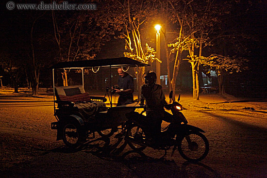 tuk_tuk-night-3.jpg