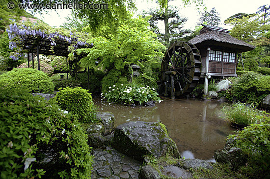 fujiya-hotel-garden-5.jpg