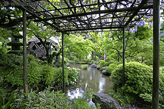 fujiya-hotel-garden-6.jpg
