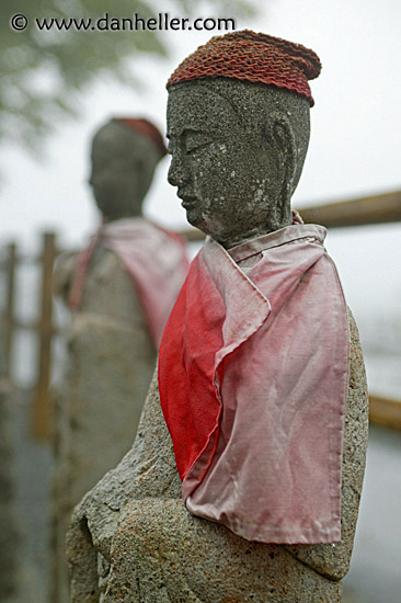 draped-statues-3.jpg