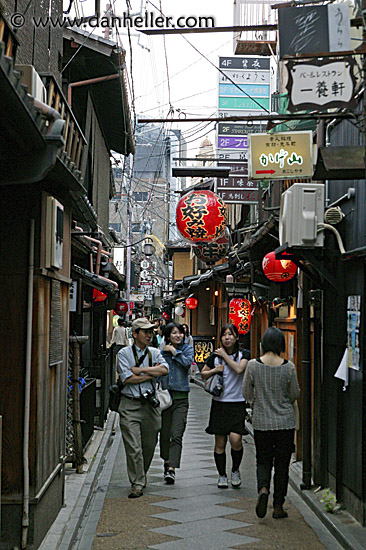 busy-narrow-street-1.jpg