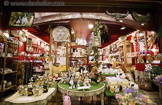 japanese-trinket-store-02.jpg