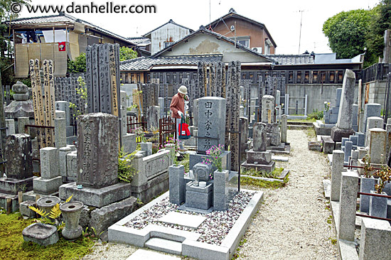 japanese-graves-3.jpg