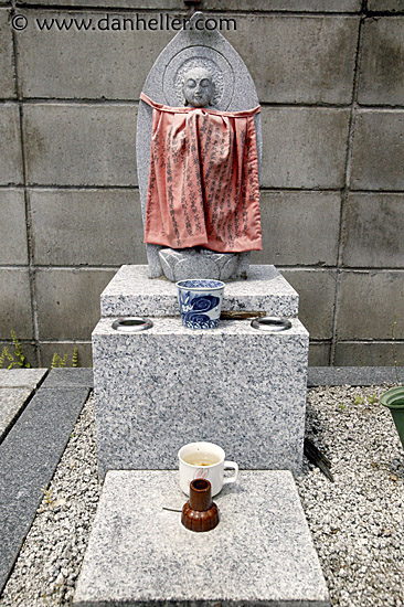 japanese-graves-4.jpg