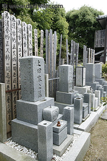japanese-graves-7.jpg