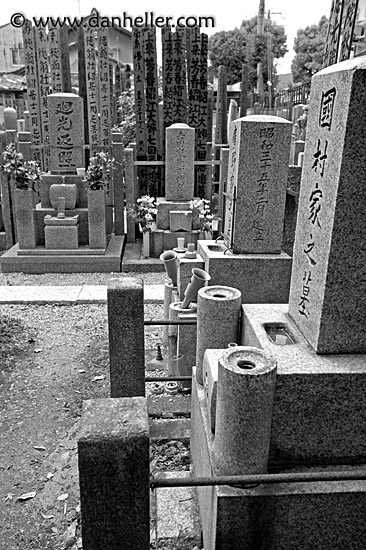 japanese-graves-9-bw.jpg