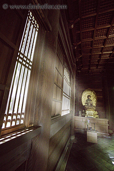 sun-beams-in-temple-3.jpg