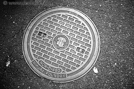 japanese-manhole-09.jpg