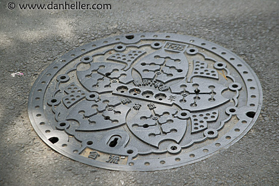 japanese-manhole-12.jpg