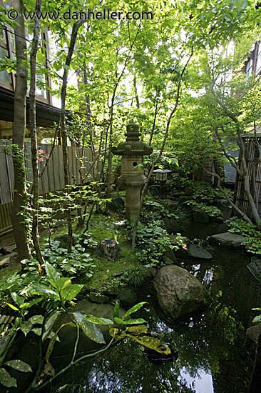 nagase-ryokan-gardens-1.jpg