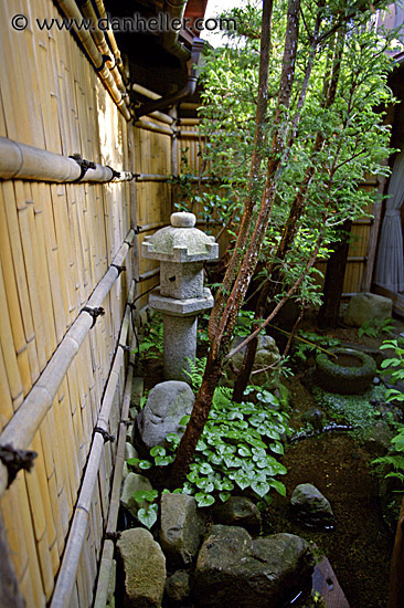 nagase-ryokan-gardens-3.jpg