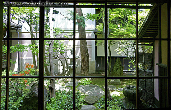 nagase-ryokan-gardens-5.jpg