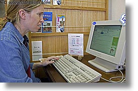 images/Asia/Japan/Takayama/People/japanese-computer.jpg