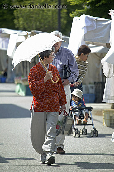 woman-w-umbrella.jpg