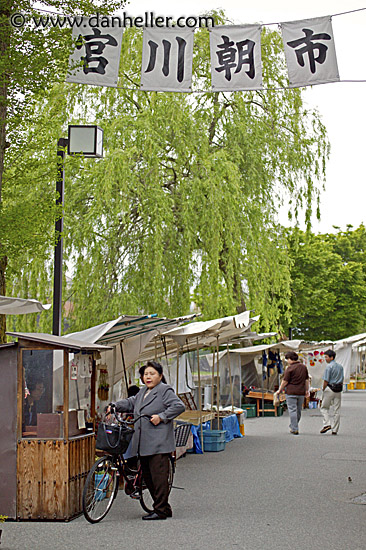 woman-bike-market.jpg