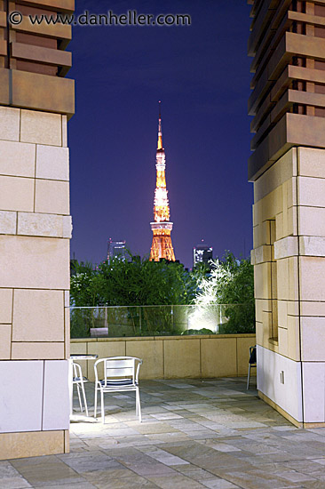 gap-tokyo-tower.jpg