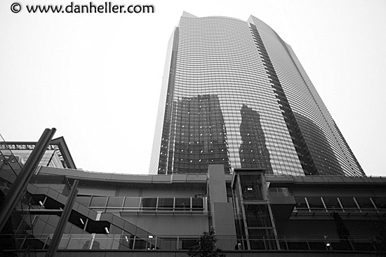 tall-bldg-platform-bw.jpg