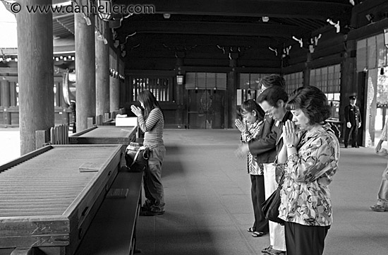 japanese-praying-2-bw.jpg