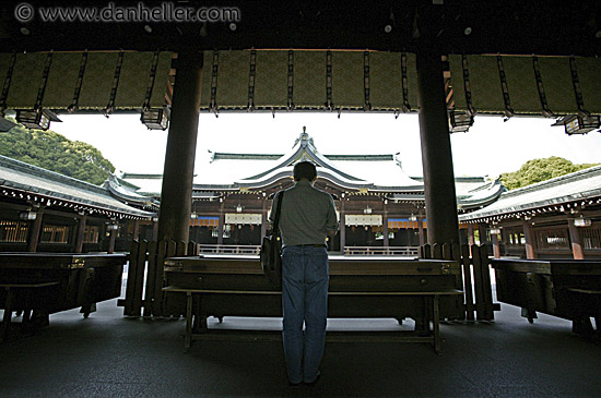 japanese-praying-3.jpg