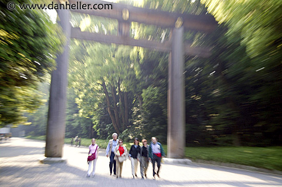 motion-torii-gate.jpg