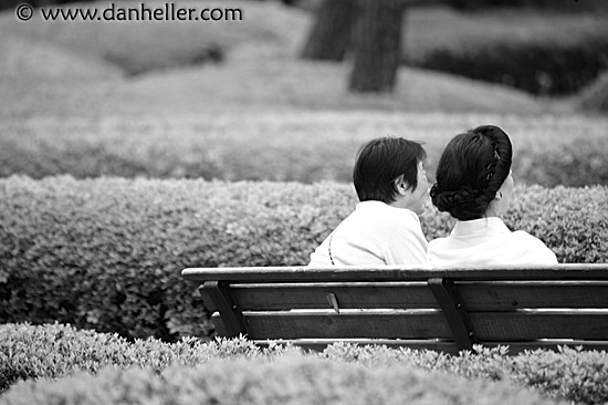 women-on-bench-2.jpg