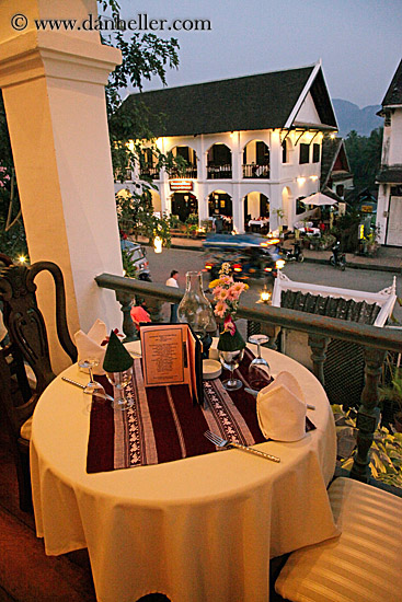 dining-table-3.jpg