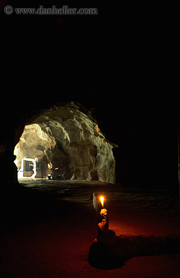 candle-n-cave-entrance-02.jpg