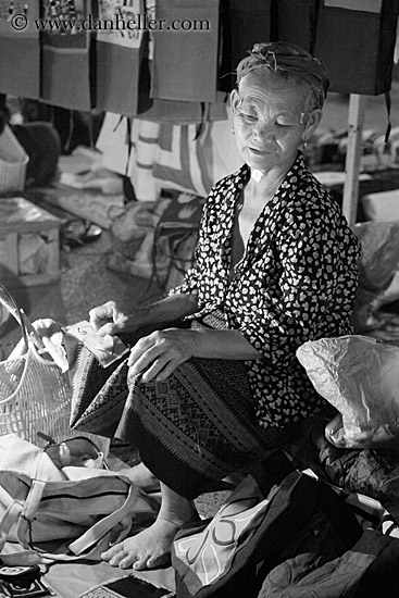 old-woman-selling-crafts-02-bw.jpg