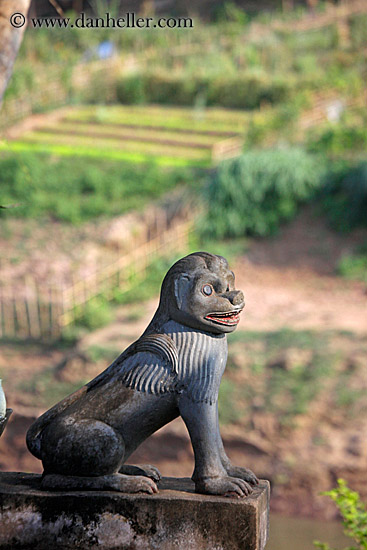 lion-statue.jpg