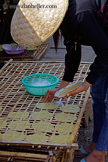 making-rice-crepes.jpg