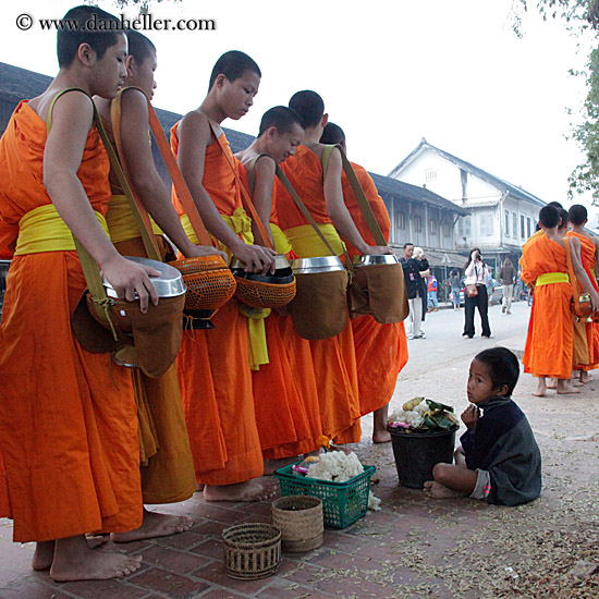 beggar-boy-n-monks-01.jpg