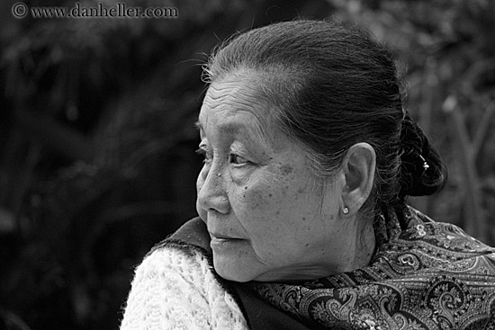 old-woman-profile-bw.jpg